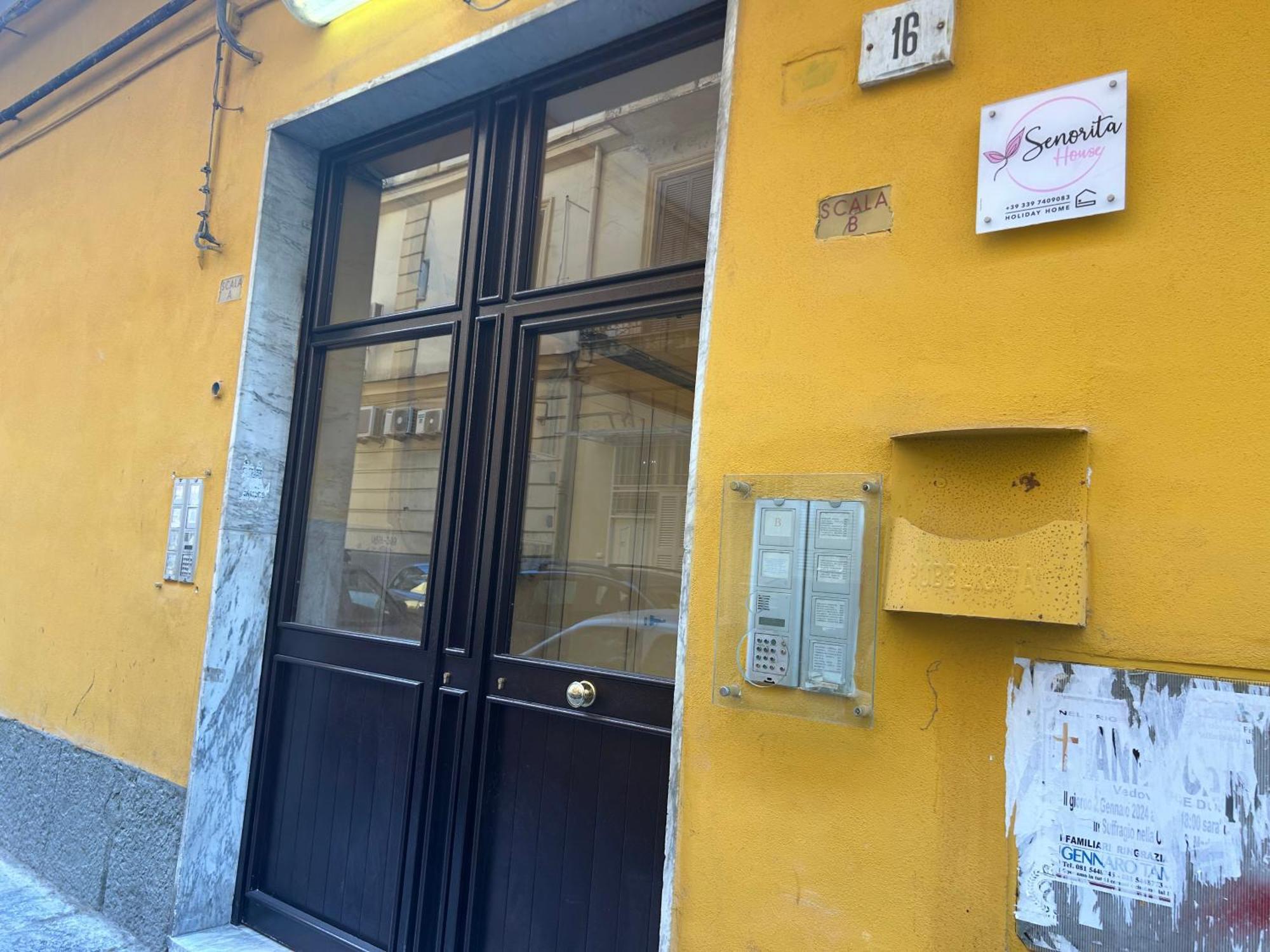 Appartamento Senorita House Napoli Esterno foto